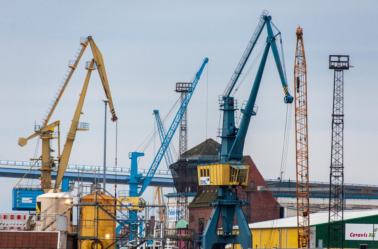 discover the different types of business structures, their advantages, disadvantages, and how to choose the best one for your company to ensure success and compliance.